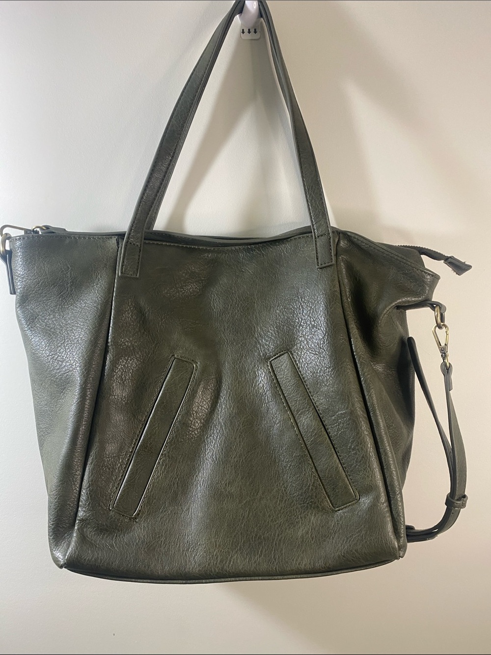 Antik Karaft vegan leather boho purse with should strap. Excellent condition